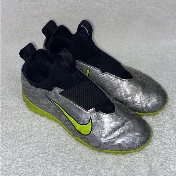 Nike Kids' Zoom Mercurial Vapor 15 Turf Soccer Cleats FJ2039-060 Youth size 6 - Picture 1 of 8